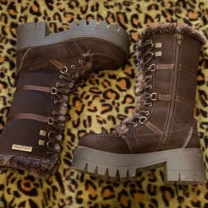 *SOLD* DOLLS KILL x TWILIGHT FORKS TREK WINTER BOOTS SIZE 9